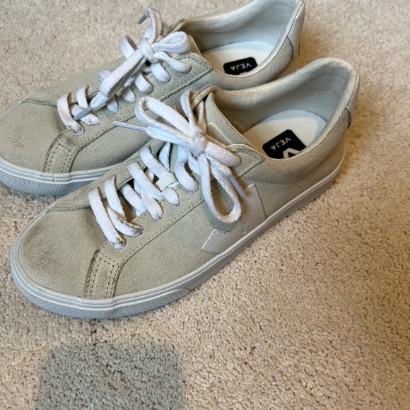 Vega Sneakers - Picture 2 of 4